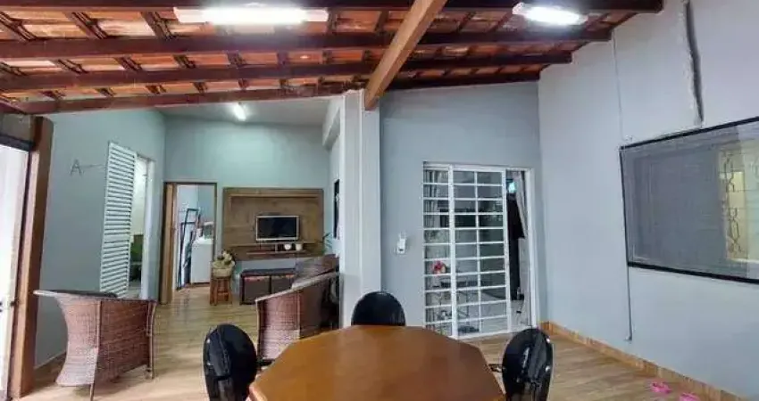 Casa à venda, 3 quartos, PLANALTO - Uberlândia/MG