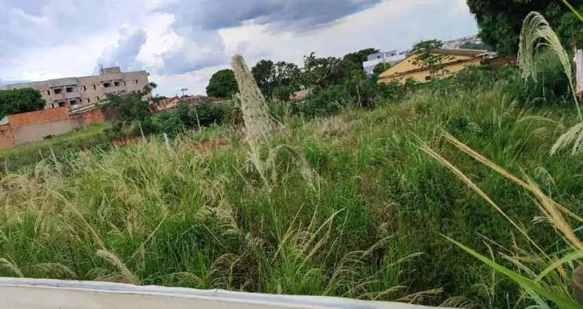Terreno à venda na Rua Alaska, Tibery, Uberlândia