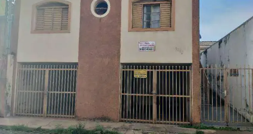 Casa à venda, 2 quartos, 1 suíte, 2 vagas, Lidice - Uberlândia/MG