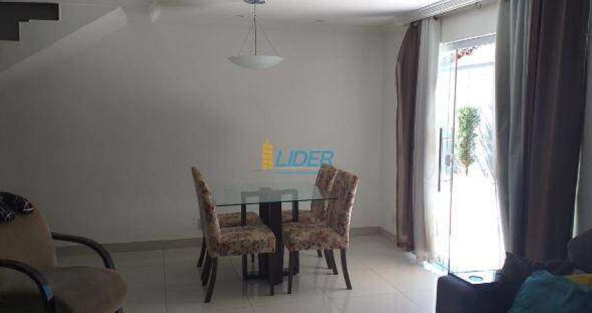 SOBRADO à venda, 3 quartos, 1 suíte, 2 vagas, TUBALINA - Uberlândia/MG