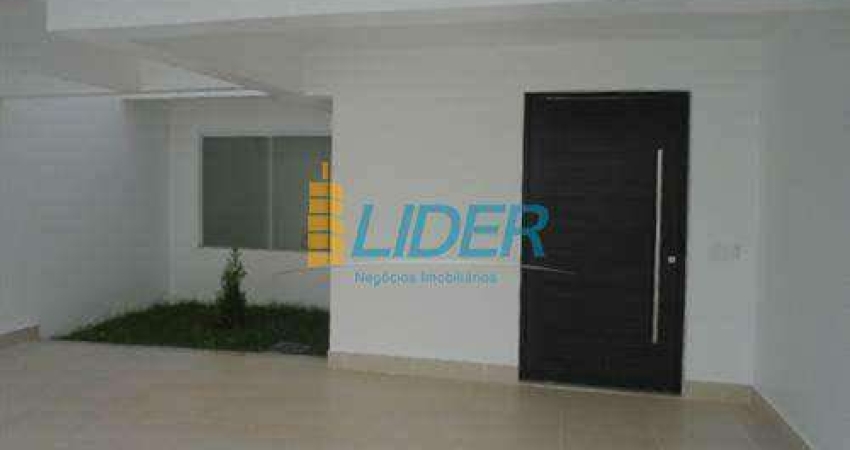 Casa à venda, 4 quartos, 3 suítes, 4 vagas, ALTO UMUARAMA - Uberlândia/MG