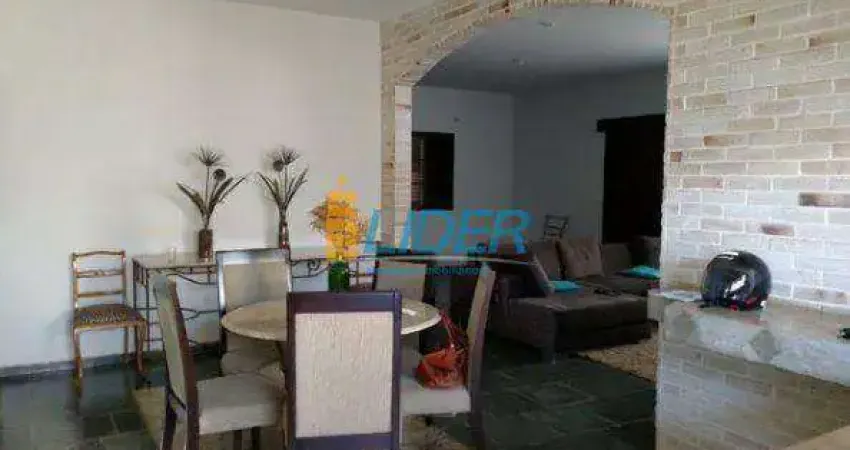 Casa à venda, 3 quartos, 2 suítes, 3 vagas, MORADA DA COLINA - Uberlândia/MG