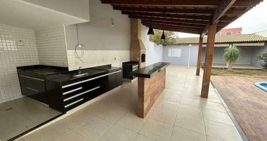 Casa à venda, 4 quartos, 2 suítes, 4 vagas, MARTINS - Uberlândia/MG