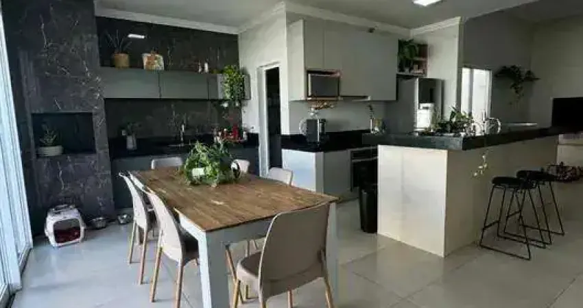 Casa à venda, 3 quartos, 3 suítes, 4 vagas, CIDADE JARDIM - Uberlândia/MG