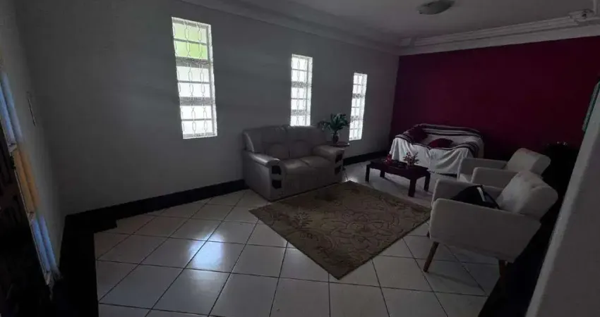 Casa à venda, 5 quartos, 3 suítes, 4 vagas, Santa Mônica - Uberlândia/MG