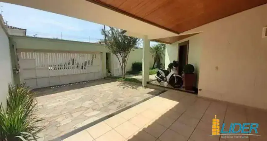 Casa à venda, 3 quartos, 3 suítes, 3 vagas, MORADA DA COLINA - Uberlândia/MG