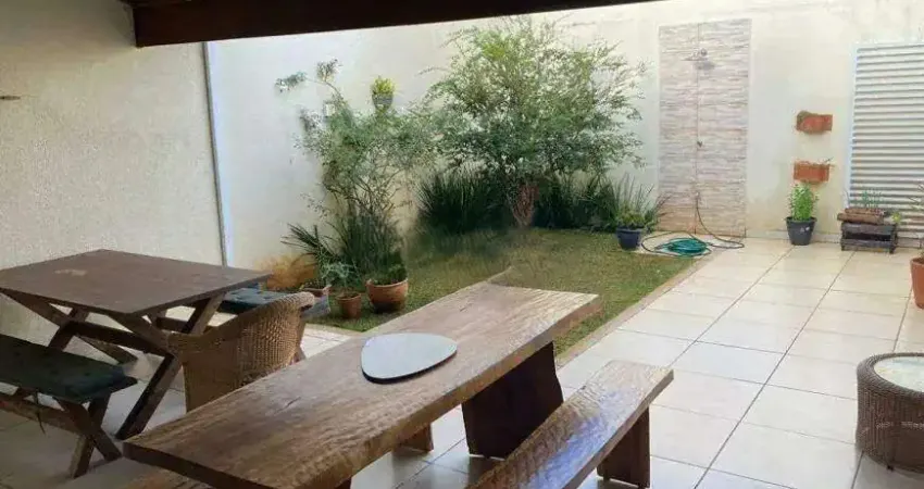 Casa à venda, 3 quartos, 2 suítes, 2 vagas, BOSQUE DOS BURITIS - Uberlândia/MG