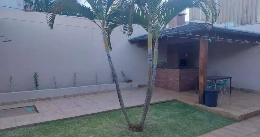 Casa à venda, 3 quartos, 1 suíte, 4 vagas, Segismundo Pereira - Uberlândia/MG