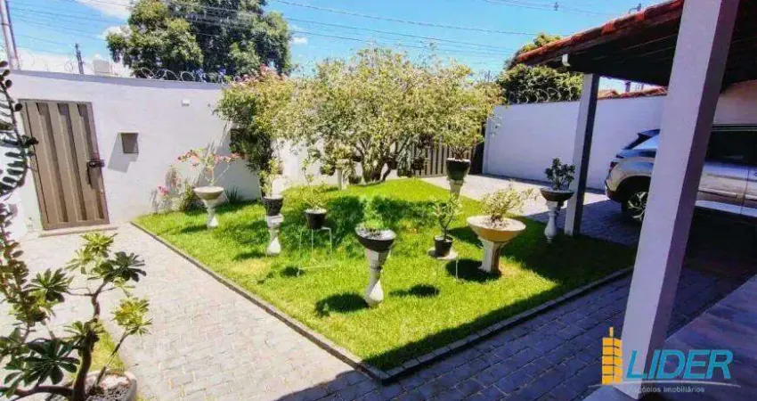 Casa à venda, 3 quartos, 1 suíte, 2 vagas, JARDIM PATRICIA - Uberlândia/MG