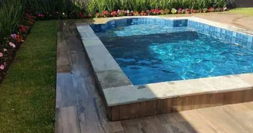 Casa em condomínio fechado com 4 quartos para alugar na Rua Lapa do Lobo, Granja Marileusa, Uberlândia