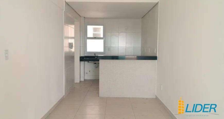 Apartamento à venda, 3 quartos, 1 suíte, 2 vagas, Santa Mônica - Uberlândia/MG
