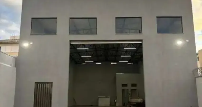 Excelente Barracão no Morumbi para comércio, oficina, armazenamentos, etc