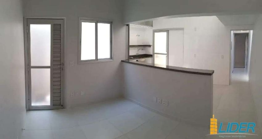 Casa para aluguel, 2 quartos, 1 vaga, Santa Mônica - Uberlândia/MG
