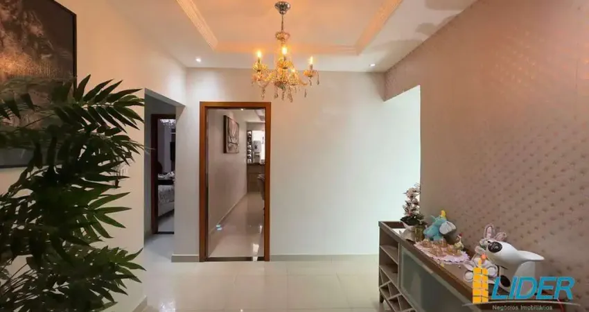 Casa à venda, 4 quartos, 2 suítes, 2 vagas, LARANJEIRAS - Uberlândia/MG
