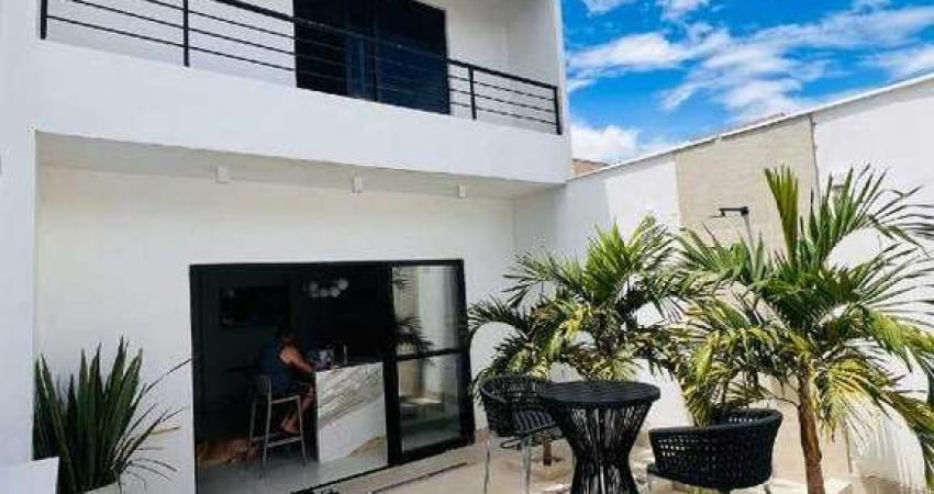 LINDA CASA COM PISCINA NO JARDIM EUROPA