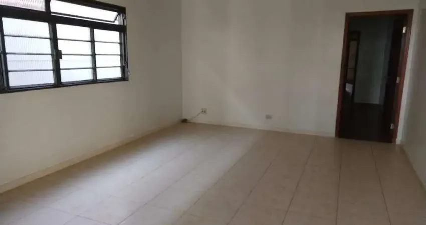 CASA BEM LOCALIZADA E ESPAÇOSA NO BAIRRO NOSSA SENHORA APARECIDA