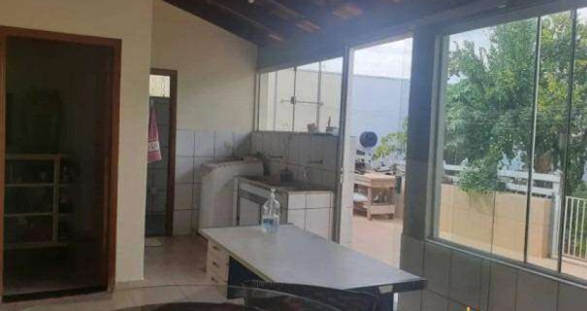 Casa à venda, 4 quartos, 1 suíte, 2 vagas, BOM JESUS - Uberlândia/MG