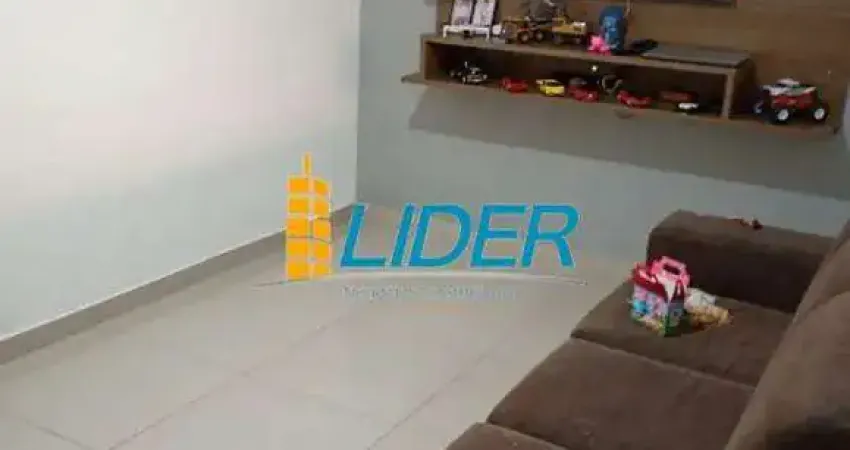Casa à venda, 2 quartos, 1 suíte, 1 vaga, JARDIM BRASILIA - Uberlândia/MG
