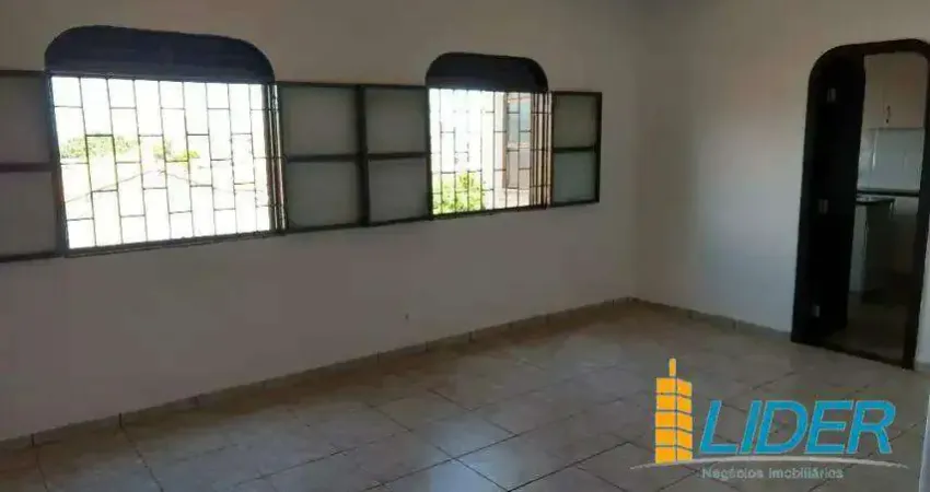 Apartamento à venda, 3 quartos, 1 suíte, 1 vaga, Brasil - Uberlândia/MG