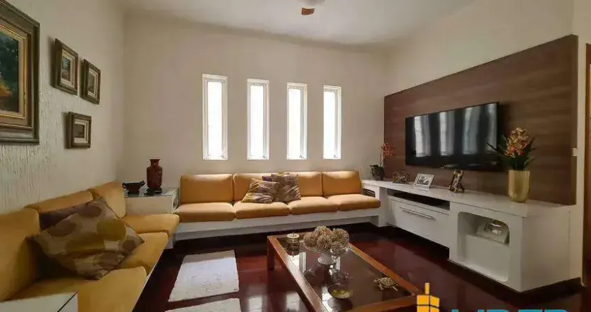 Casa à venda, 3 quartos, 1 suíte, 2 vagas, MARTINS - Uberlândia/MG