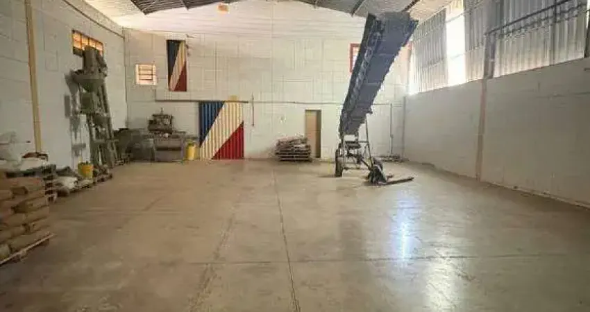 Barracão / Galpão / Depósito para alugar na Rua Aguapé, Chácaras Tubalina e Quartel, Uberlândia