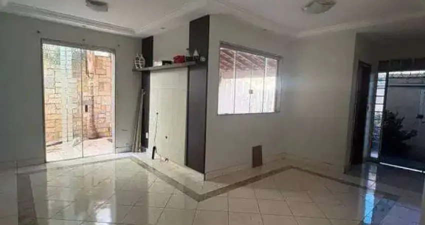 Casa com 3 quartos para alugar na Rua Arlindo Gomes Rodrigues, Conjunto Segismundo Pereira, Uberlândia