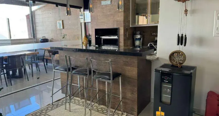 Linda cobertura duplex com 210m2 de área privativa, montada de armários e energia fotovoltaica à venda no bairro jardim finotti