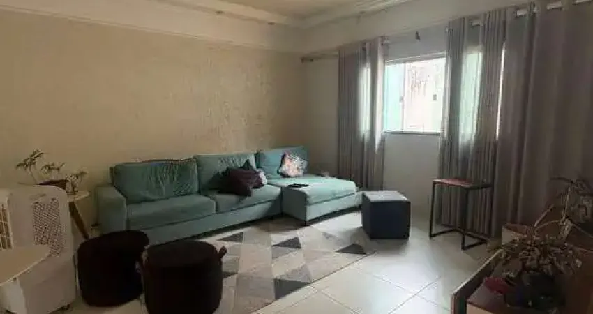 Casa com 3 quartos para alugar na Rua Itaparica, Granada, Uberlândia