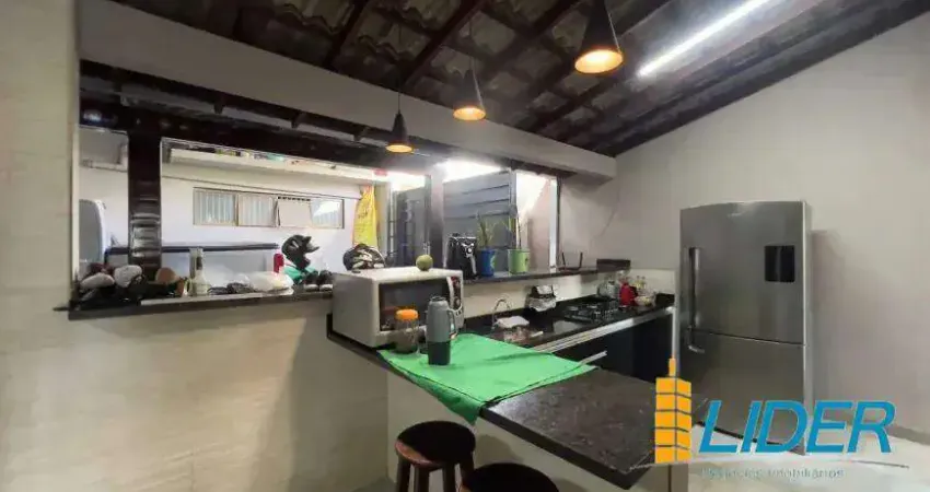 Casa à venda, 3 quartos, 2 suítes, 4 vagas, jardim brasilia - uberlândia/mg