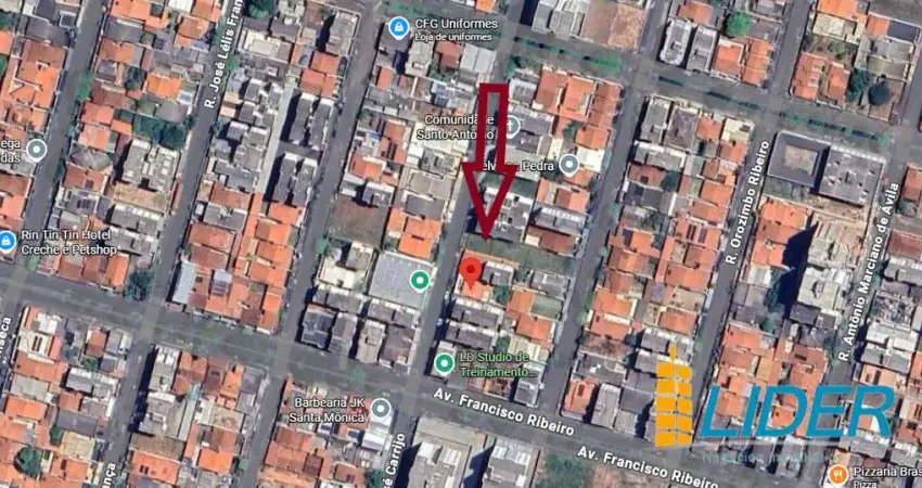 Terreno à venda na Rua José Carrijo, Santa Mônica, Uberlândia
