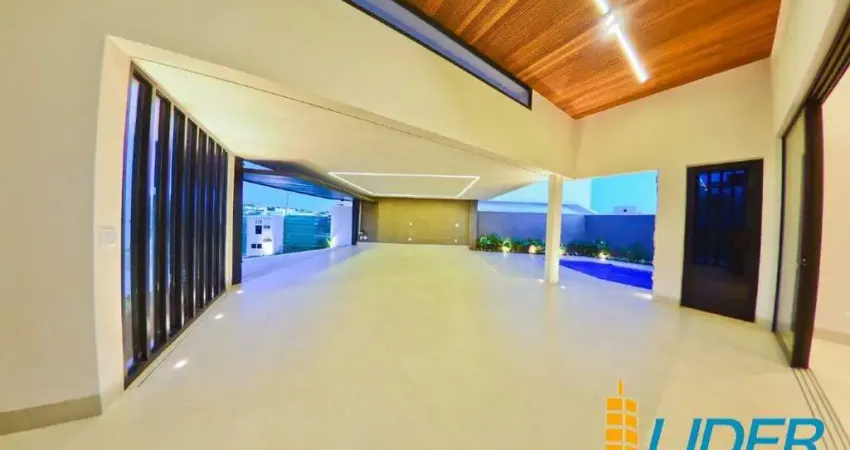 Casa em condomínio fechado com 3 quartos à venda na Avenida Vereador Carlito Cordeiro, Laranjeiras, Uberlândia