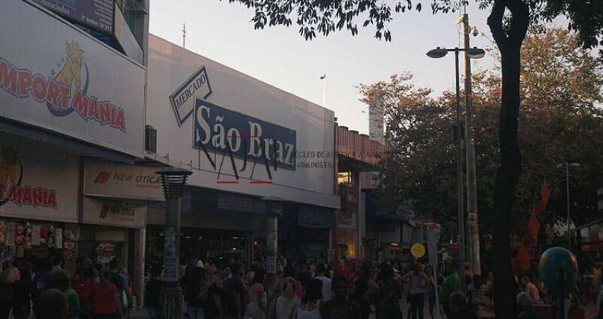 Vendo loja 9m por 4m com 03 andares-Mercado São Braz-Campo Grande-Rj.