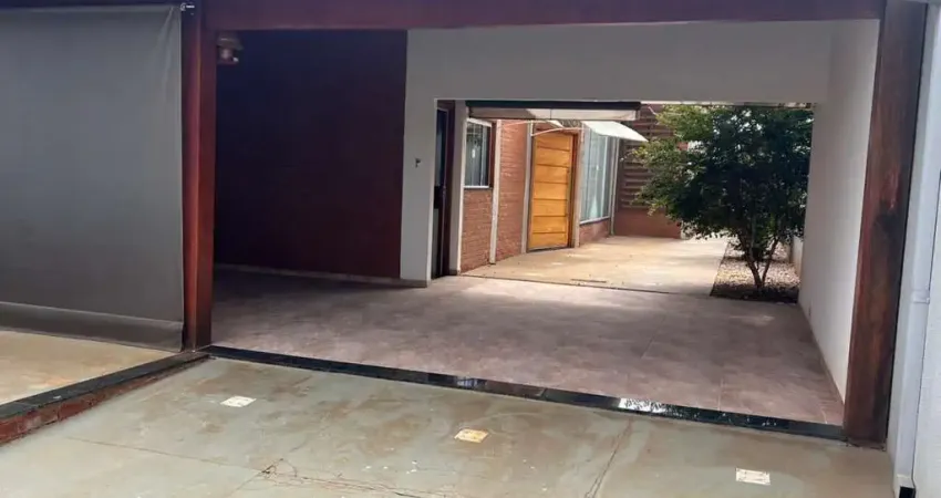 Residencial solaris, linda casa com 02 dormitórios, banheira de imersão e piscina.