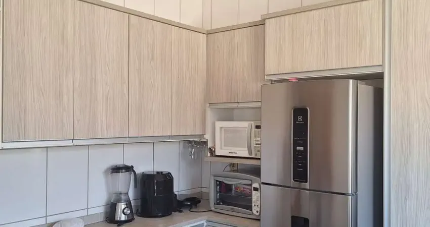 Santa julia, bela casa 02 dormitórios s1 suíte, quiosque para churrasco e quintal amplo.