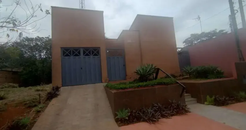 Parque alvorada linda casa 02 dormitórios, área verde exuberante.