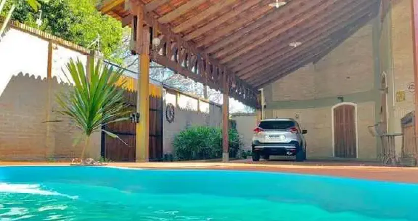 Jd morumbi linda casa chalé com 03 dormitórios, área gourmet e piscina aquecida.