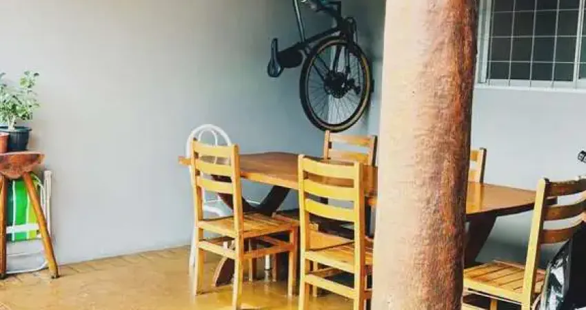 Casa com 3 quartos à venda na Avenida Renato Santini, Parque das Hortências, Araraquara