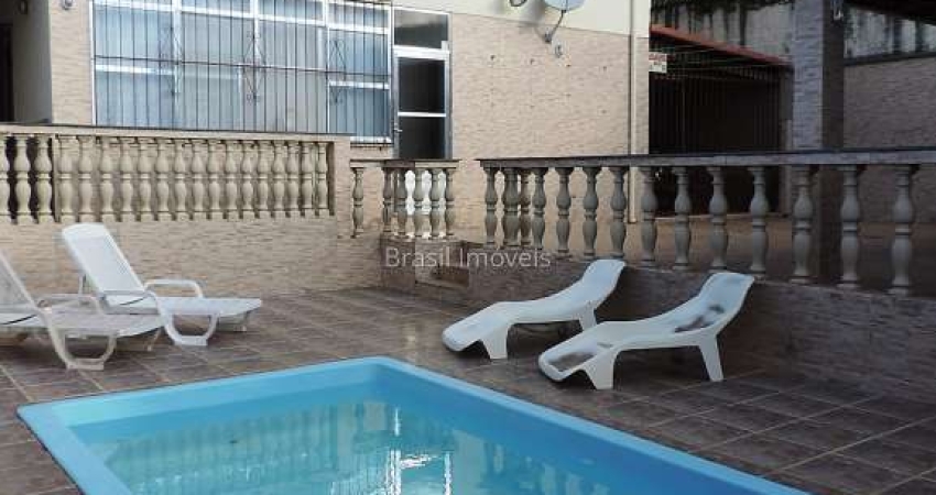 Casa com 4 quartos à venda na Rua Itapoã, Parque Guarua, Juiz de Fora