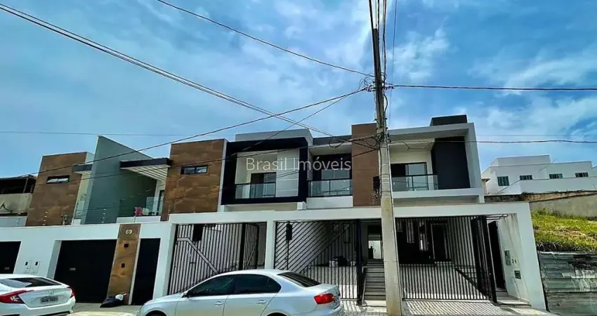 Casa duplex de 03 quartos com 01 suíte e 02 vagas de garagem no bairro Aeroporto