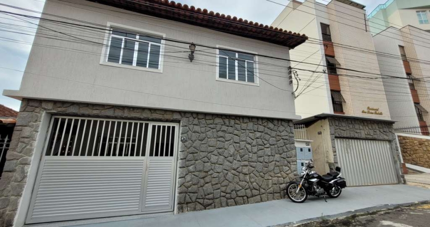 Casa com 4 quartos à venda na Rua da Laguna, Jardim Glória, Juiz de Fora