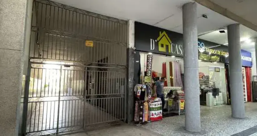 Casa com 3 quartos à venda na Avenida Barão do Rio Branco, Centro, Juiz de Fora