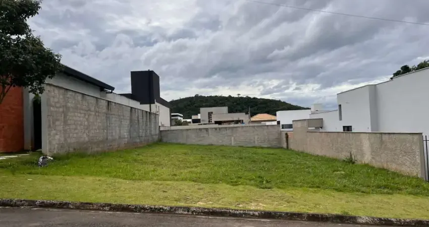 Terreno à venda na Rua Professor Virgílio Pereira da Silva, Vina Del Mar, Juiz de Fora