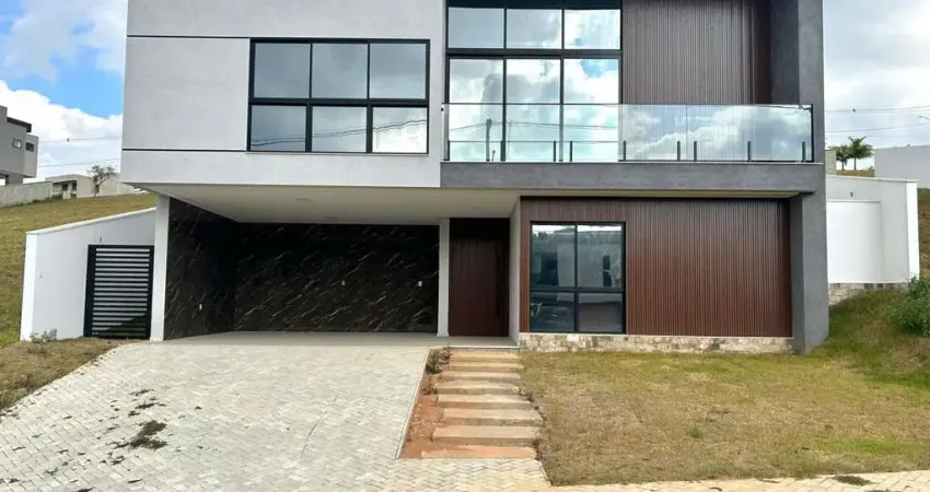 Casa com 04 suítes, espaço gourmet e piscina no Alphaville