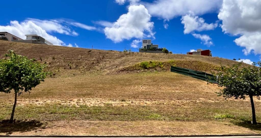 Lote com 664,49m² no Alphaville