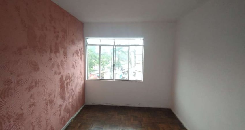 Locação - Amplo Apartamento com 03 quartos na Avenida Brasil