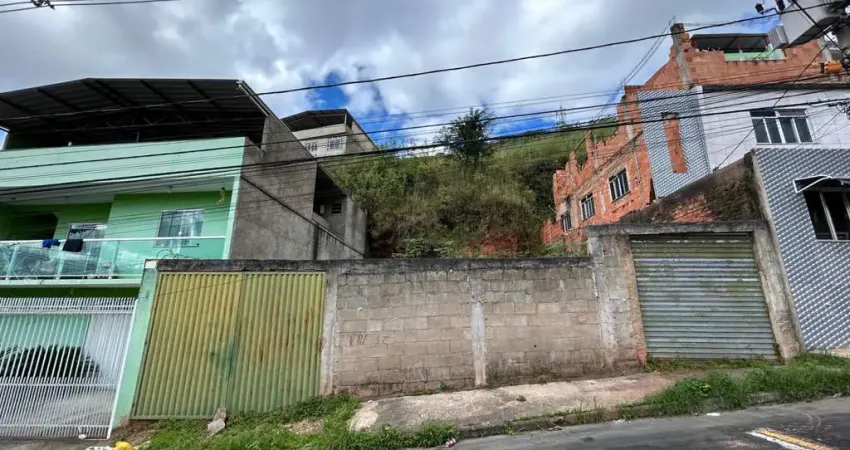 Terreno à venda na Rua Rafael Zacarias, Democrata, Juiz de Fora