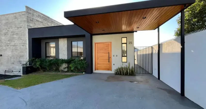 Casa Linear, 03 quartos com uma suíte em condomínio fechado