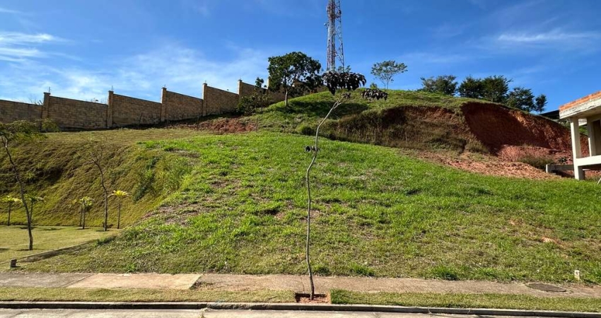 Terreno de 316m² com vista para pedreira no Estrela Alta