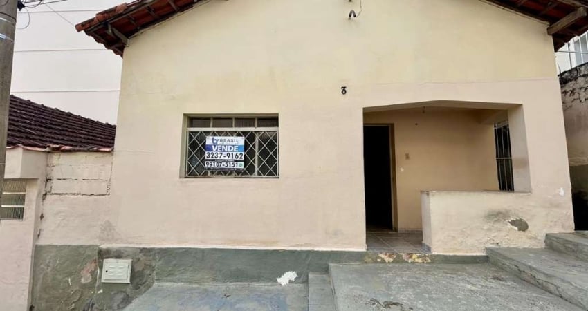 Casa com 2 quartos à venda na Rua Barão de São Marcelino, Passos, Juiz de Fora