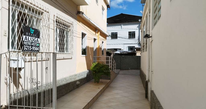 Casa com 2 quartos para alugar na Travessa Xisto Castor, São Mateus, Juiz de Fora